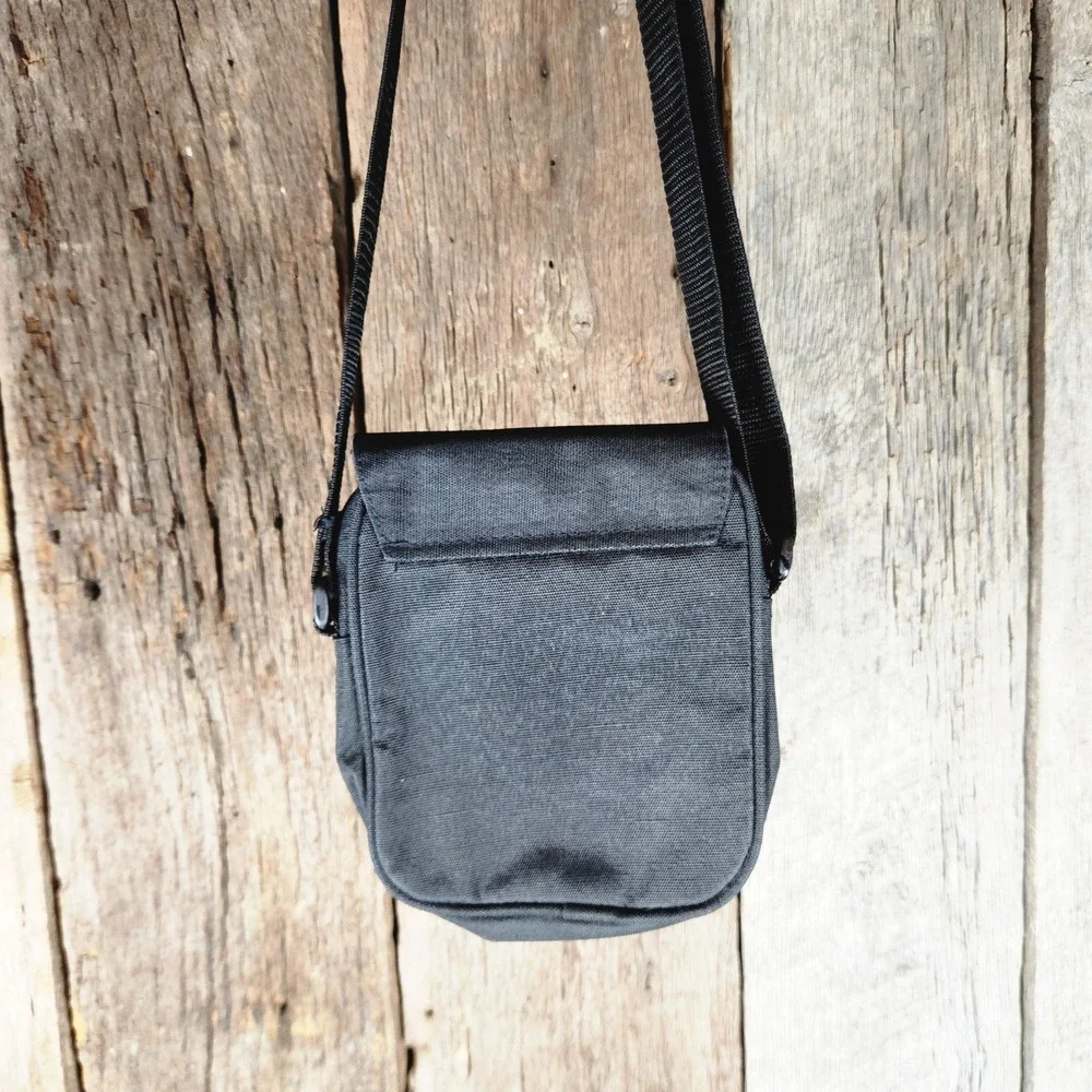 Vintage 90s Eastsport Crossbody Bag Black Small Travel Shoulder Utility Bag